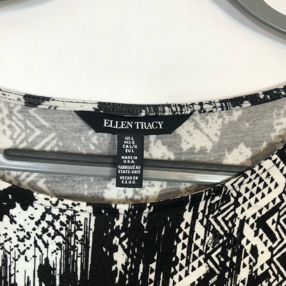 Ellen Tracy bell sleeved viscose top - Picture 3 of 4